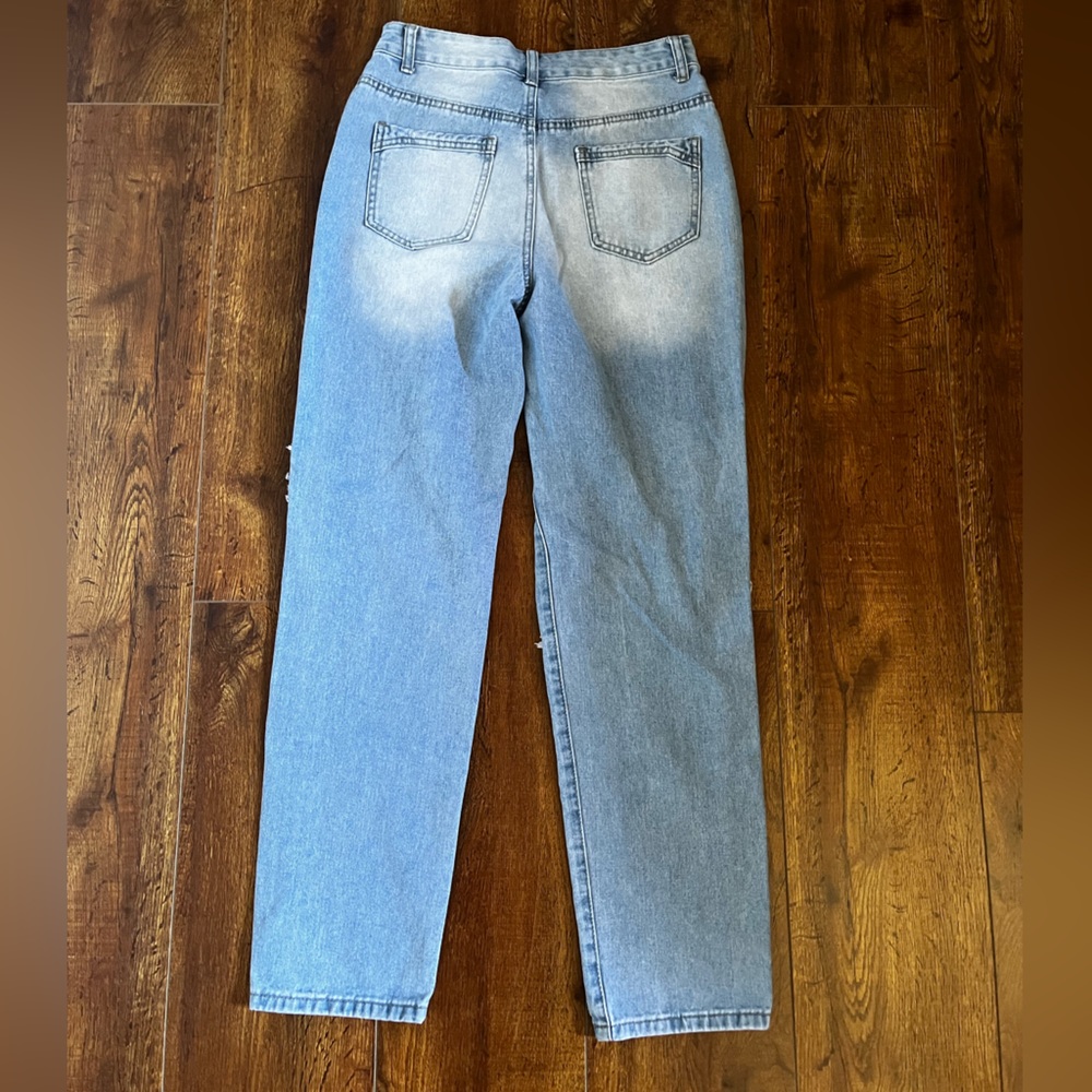 DISTRESSED DENIM - Picture 2 of 3
